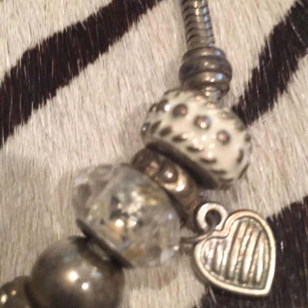 Bracelets. - Picture 4 of 6